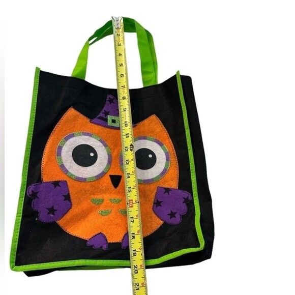 Halloween Owl Trick-or-Treating Bag - Picture 6 of 6